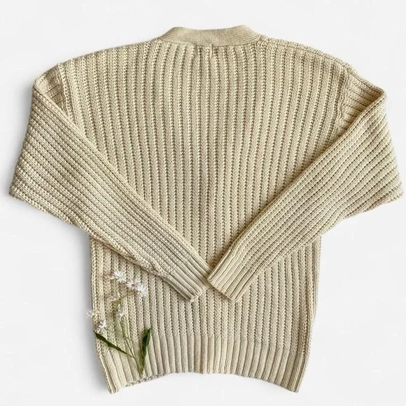 SOLDVintage cream cardiganSOLD - Picture 2 of 8